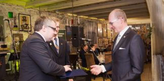 Lõikuspeol pärjati koja auliikme tiitliga Raul Rosenberg ja aumärgi kavaleriks sai Jaak Läänemets