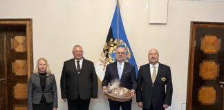 Presidendile viidi uudseleiba